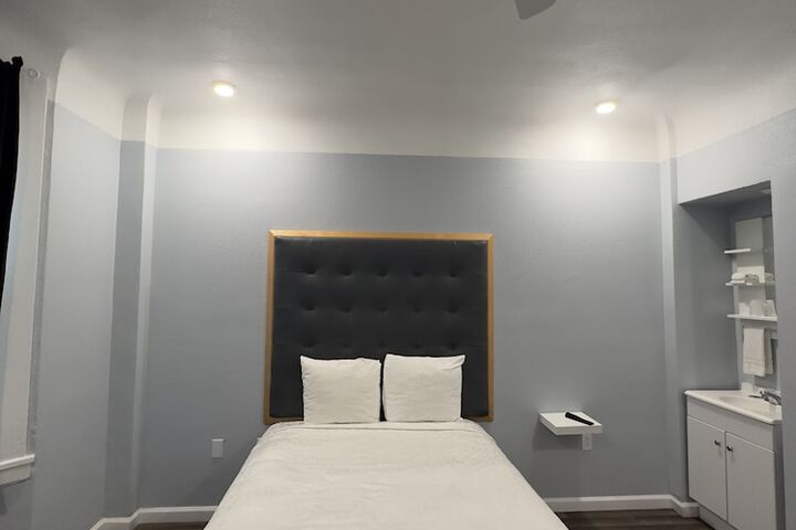 Deluxe Double Bed Shared Bathroom (10 of 20)