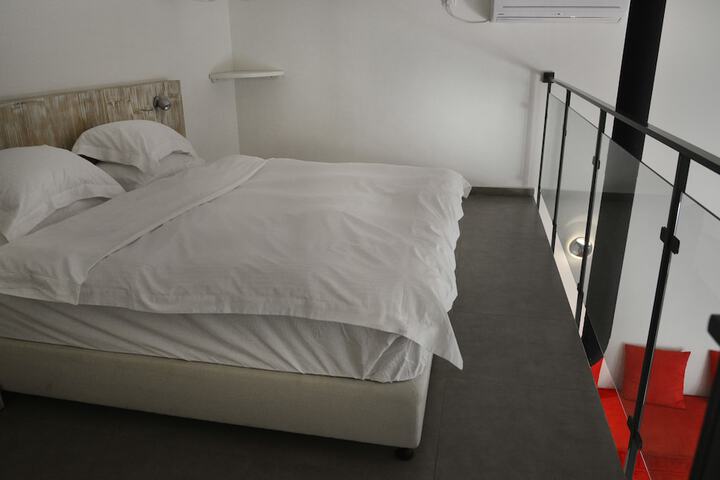 Room 11 of 63