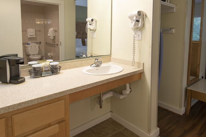 Room 93 of 121