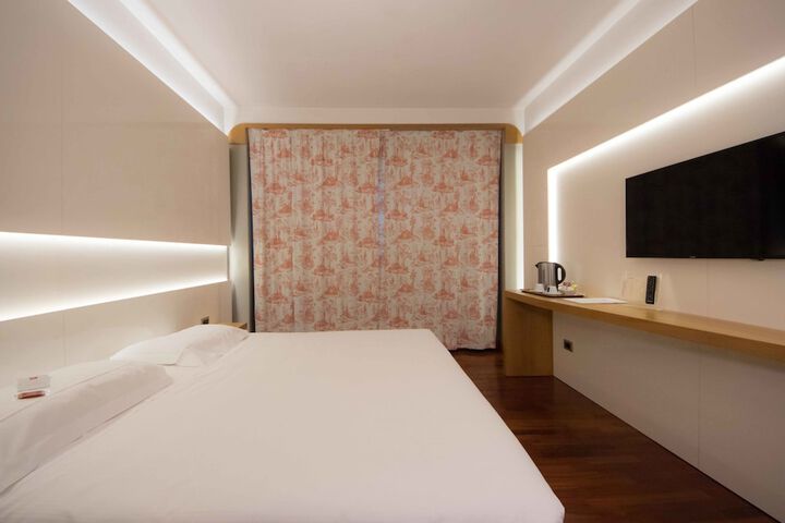 Room 5 of 36