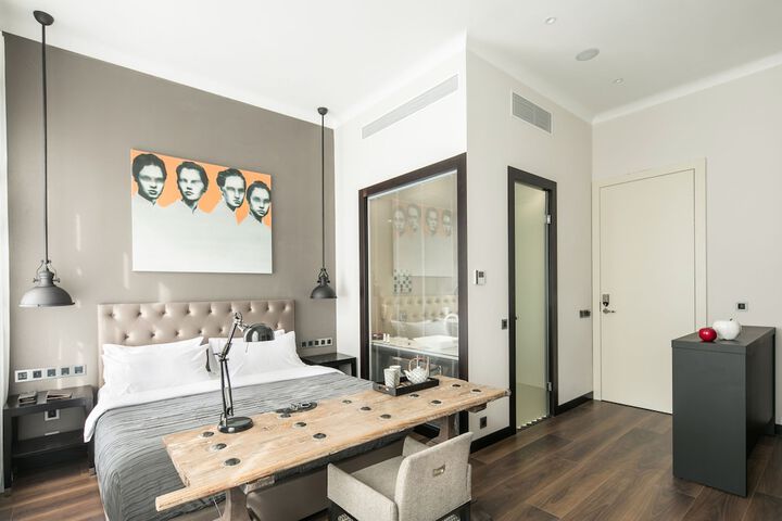 Room 15 of 77