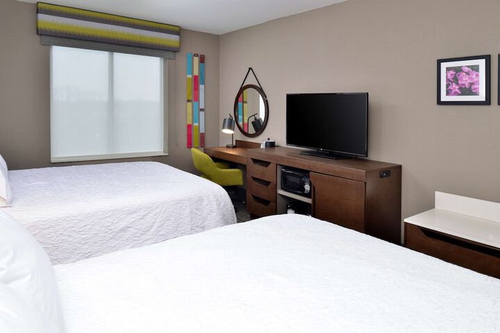 2 Queen Beds Hearing Accessible (1 of 12)