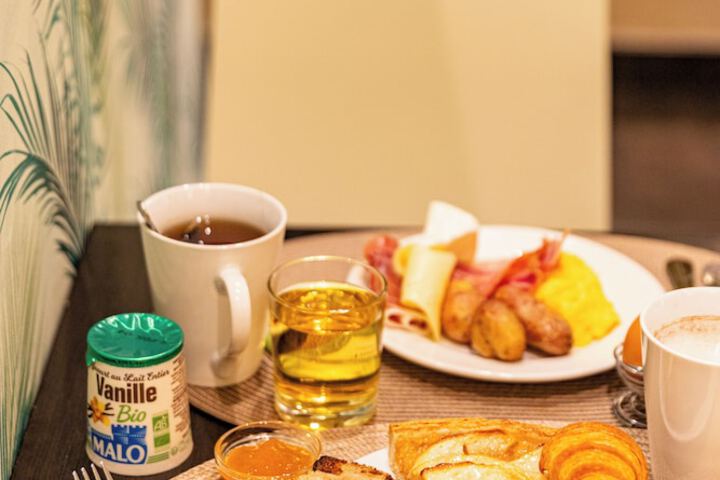 Breakfast/Coffee Service 43 of 60