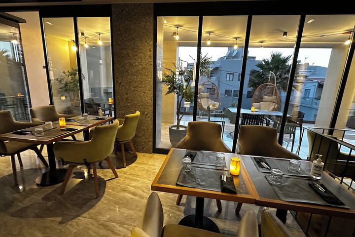 Dining 125 of 147