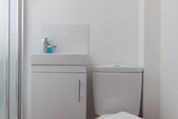 Room 5 of 32