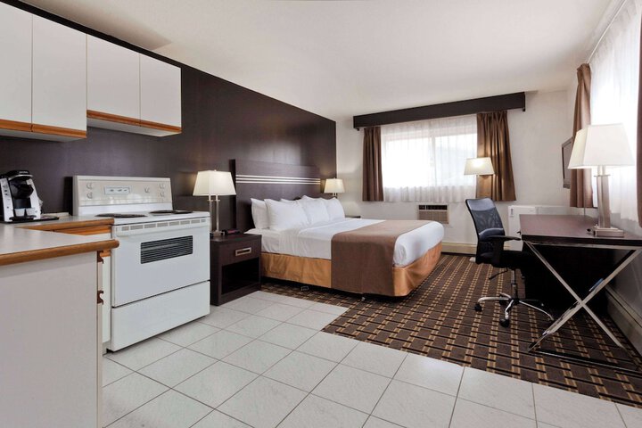Room 8 of 37