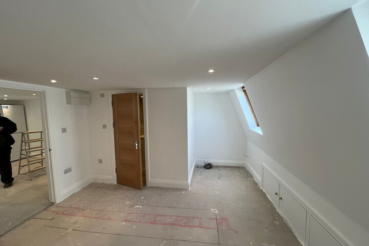 Room 7 of 27