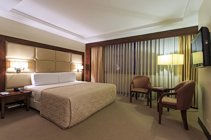 Room 6 of 77