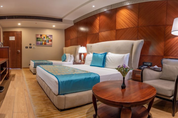 Room 32 of 89
