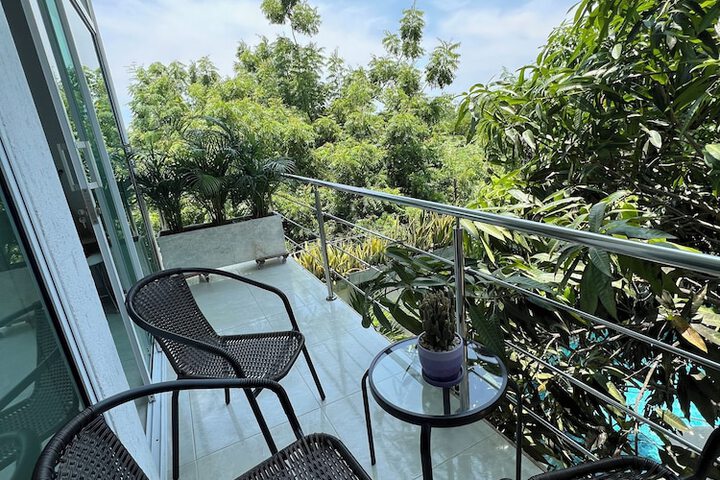Terrace/Patio 102 of 102