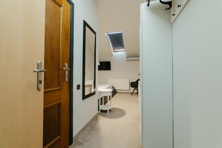 Room 13 of 112