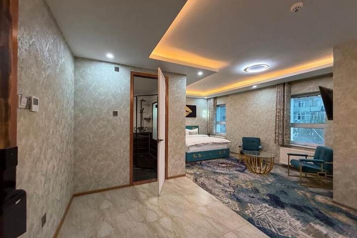 Room 2 of 22