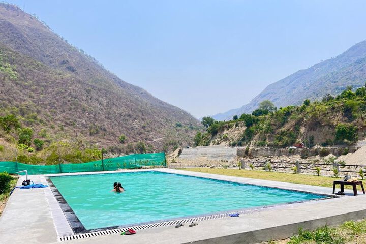 Pool 19 of 27
