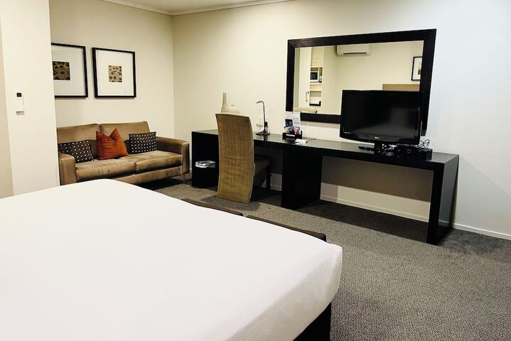 Room 14 of 32