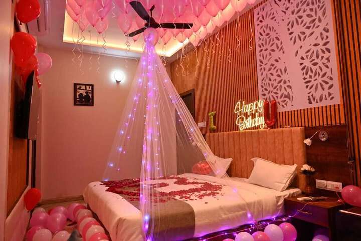 Room 2 of 6