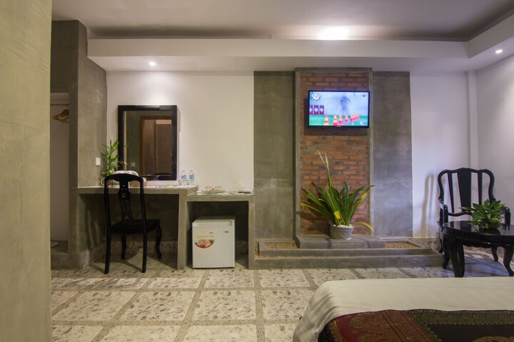 Room 8 of 41