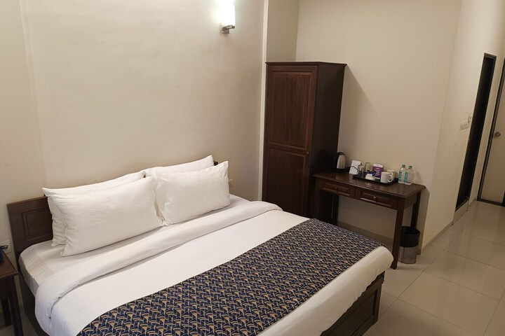 Room 7 of 24