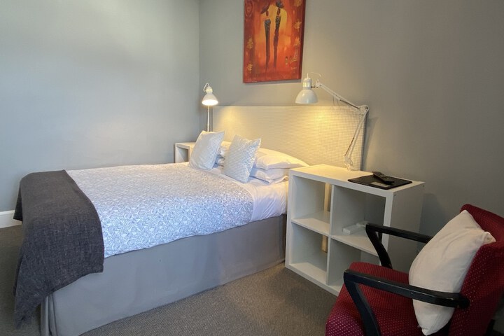 Room 14 of 90