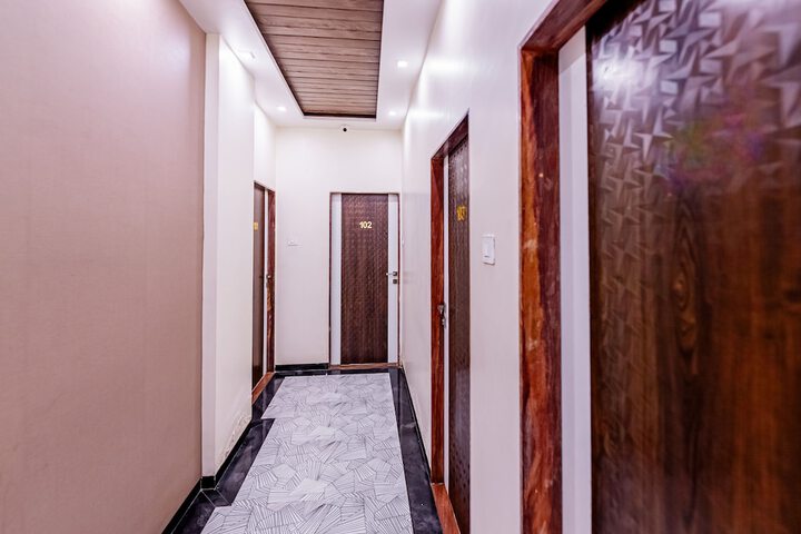 Hotel Interior 5 of 32
