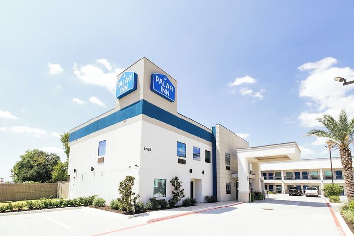 Palace Inn Blue Laura Koppe Rd
