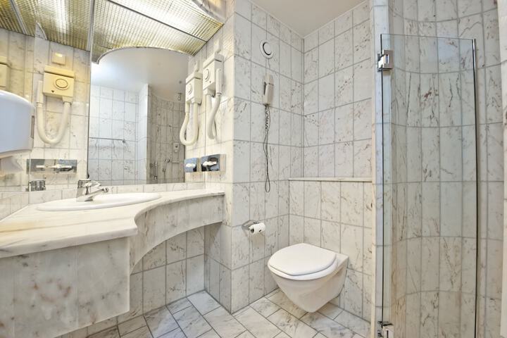Clean Restrooms