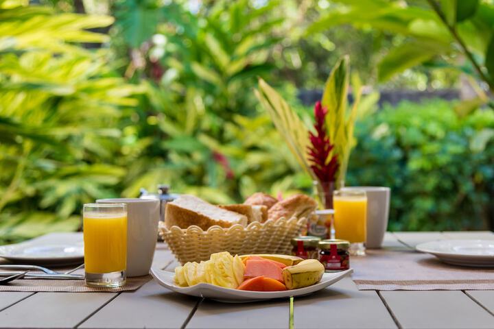 Breakfast/Coffee Service 24 of 45