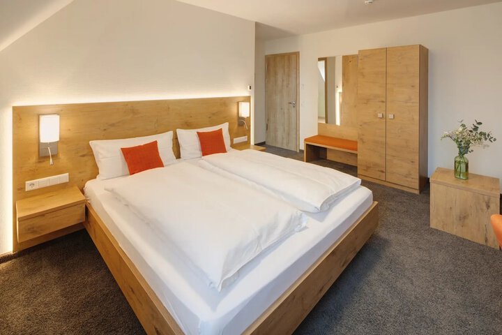 Room 5 of 22