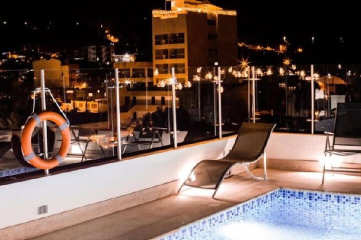 Hotel Grand H & R