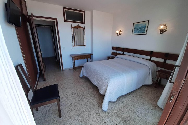 Room 6 of 39