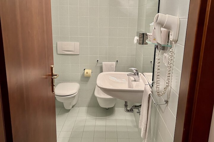 Room 15 of 41