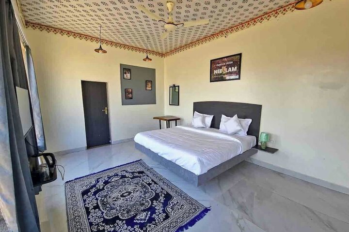 Room 2 of 51