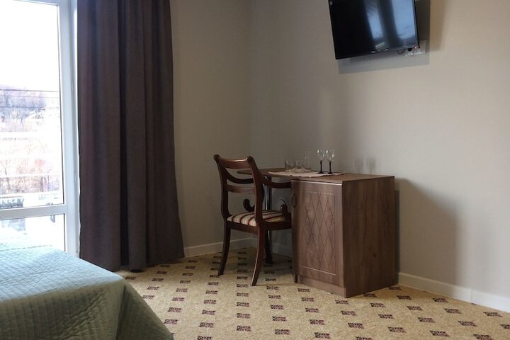 Room 10 of 30