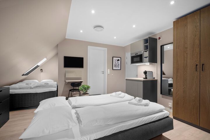 Room 104 of 154