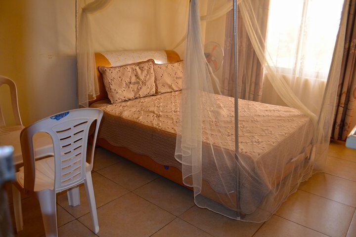 Room 8 of 43
