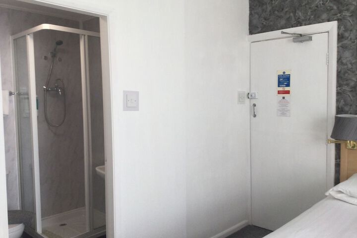 Room 118 of 170