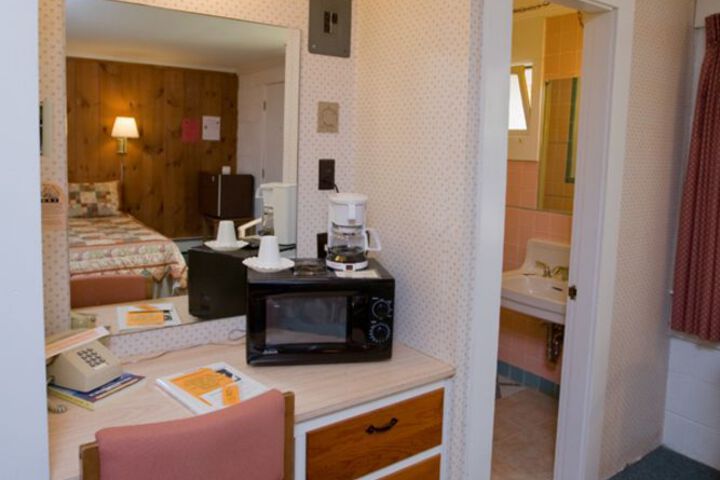 Room 32 of 40