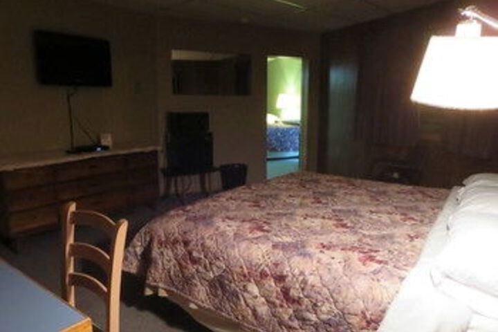 Room 14 of 16