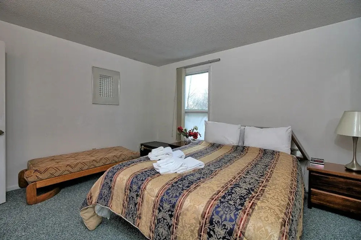 Room 4 of 19