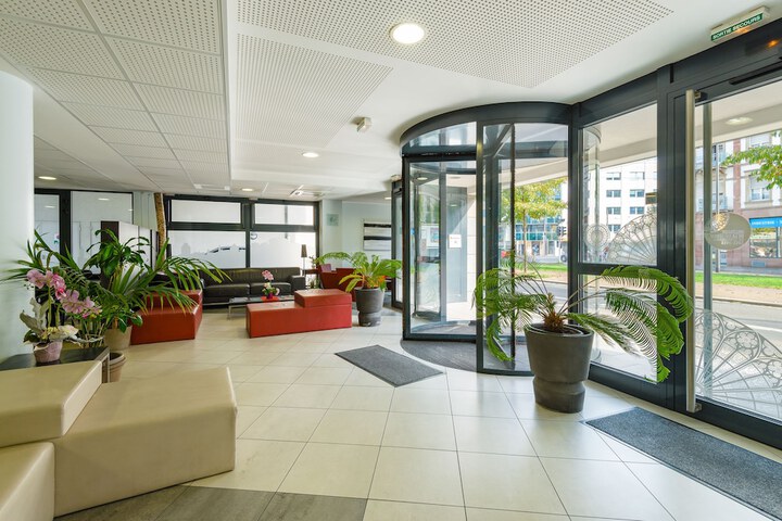 Hotel Lobby
