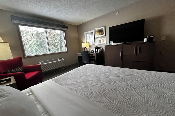 Room 10 of 28