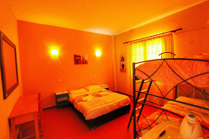 Room 13 of 72