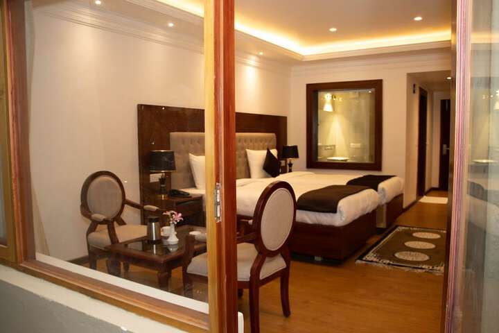 Room 9 of 25