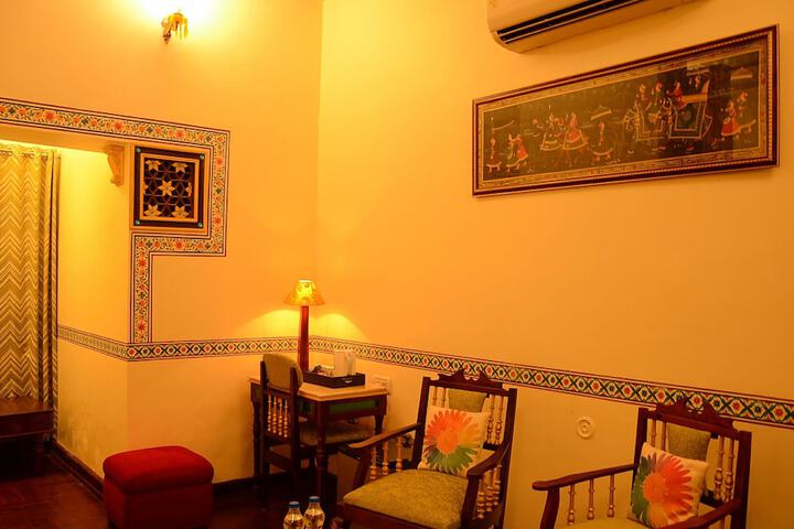 Room 10 of 38