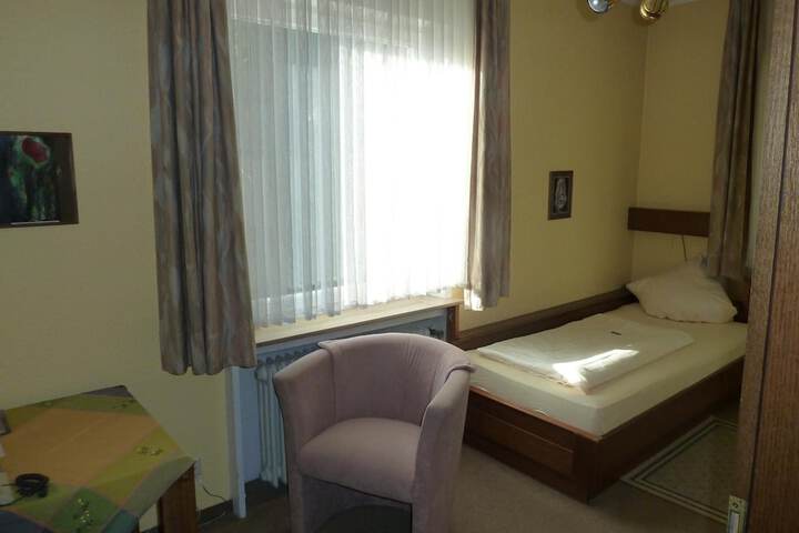 Room 4 of 41