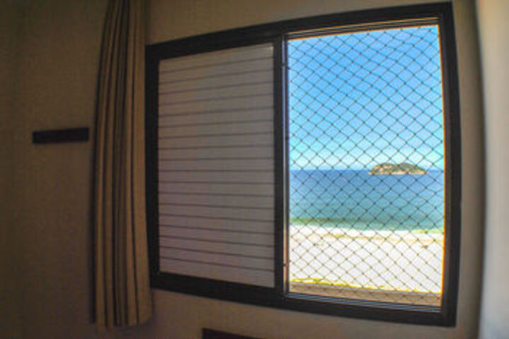 Room 13 of 25