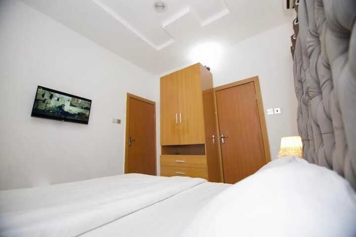 Room 8 of 41