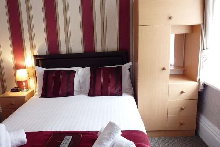 Room 5 of 35