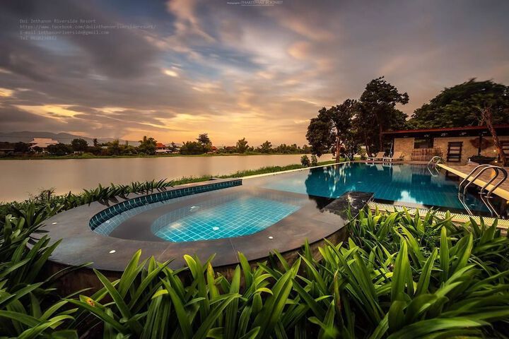 Pool 20 of 52