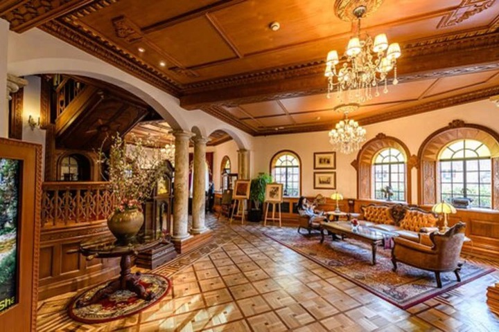 Hotel Interior 96 of 111