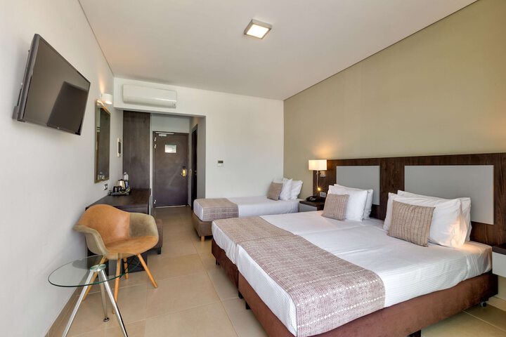 Room 32 of 115